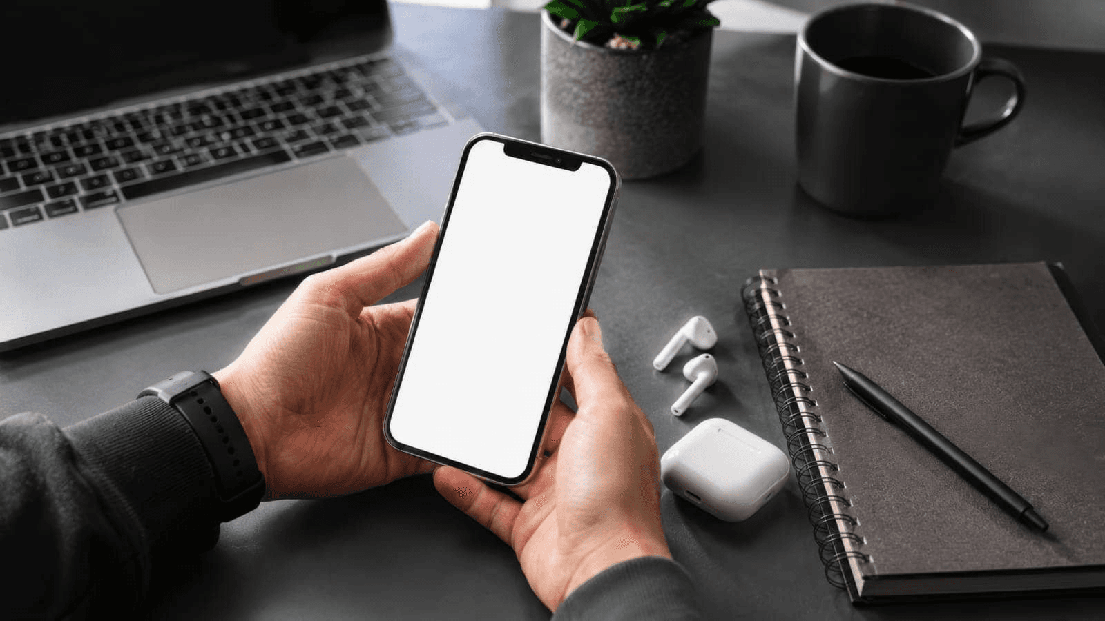Faut-il vraiment éteindre son smartphone une fois par jour ? Ce que ça protège, et ce que ça ne protège pas